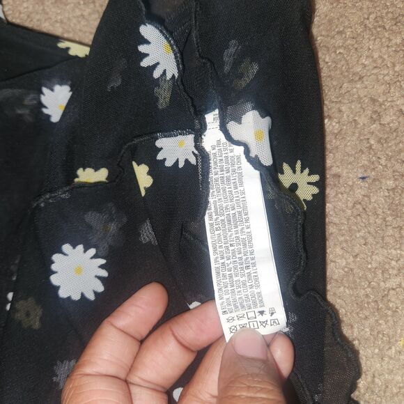 Women's Juniors Size Small Forever 21 Sheer Black Floral Top Crop Long Sleeve - Picture 3 of 4